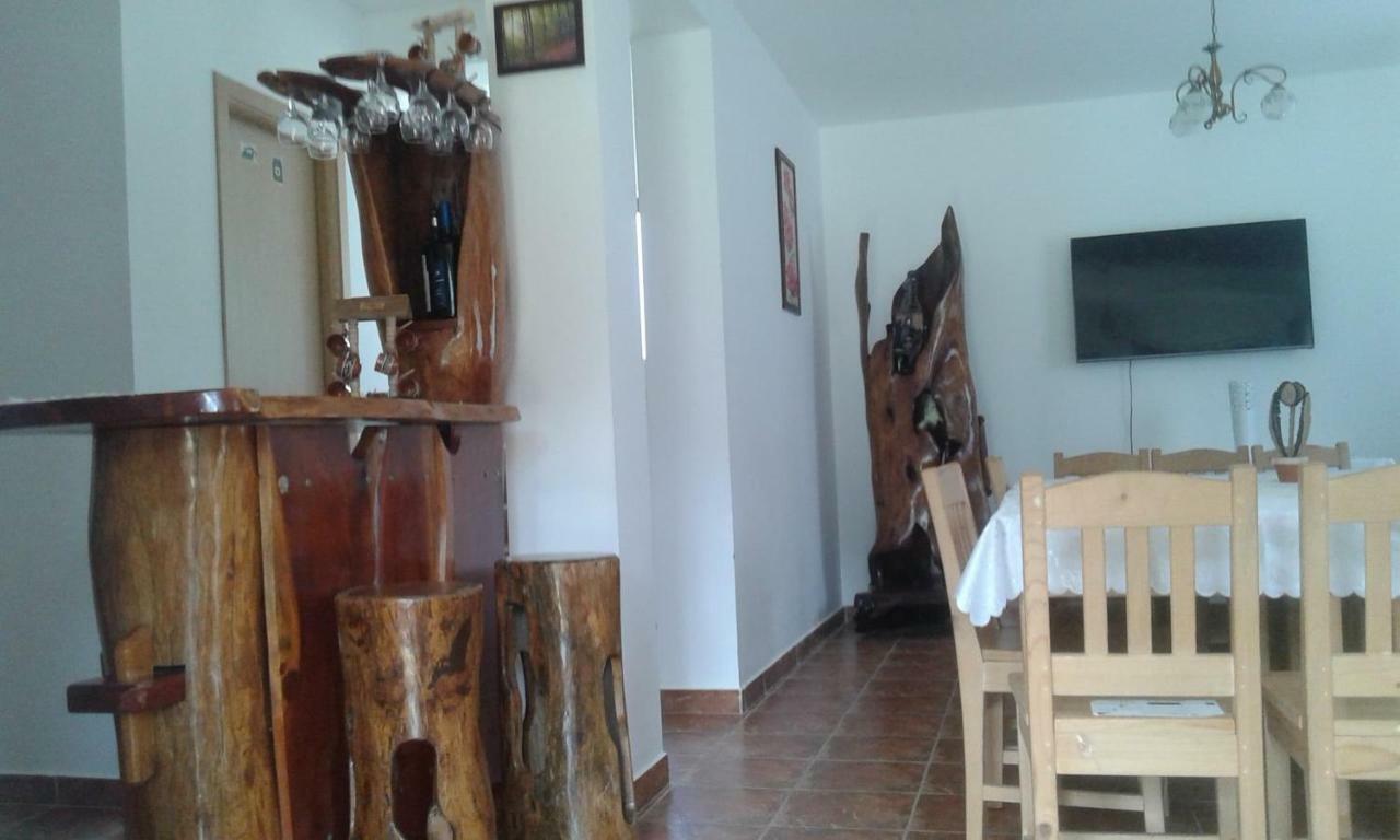 Hotel Pensiunea Casa Vanatorului Oteleni Zewnętrze zdjęcie