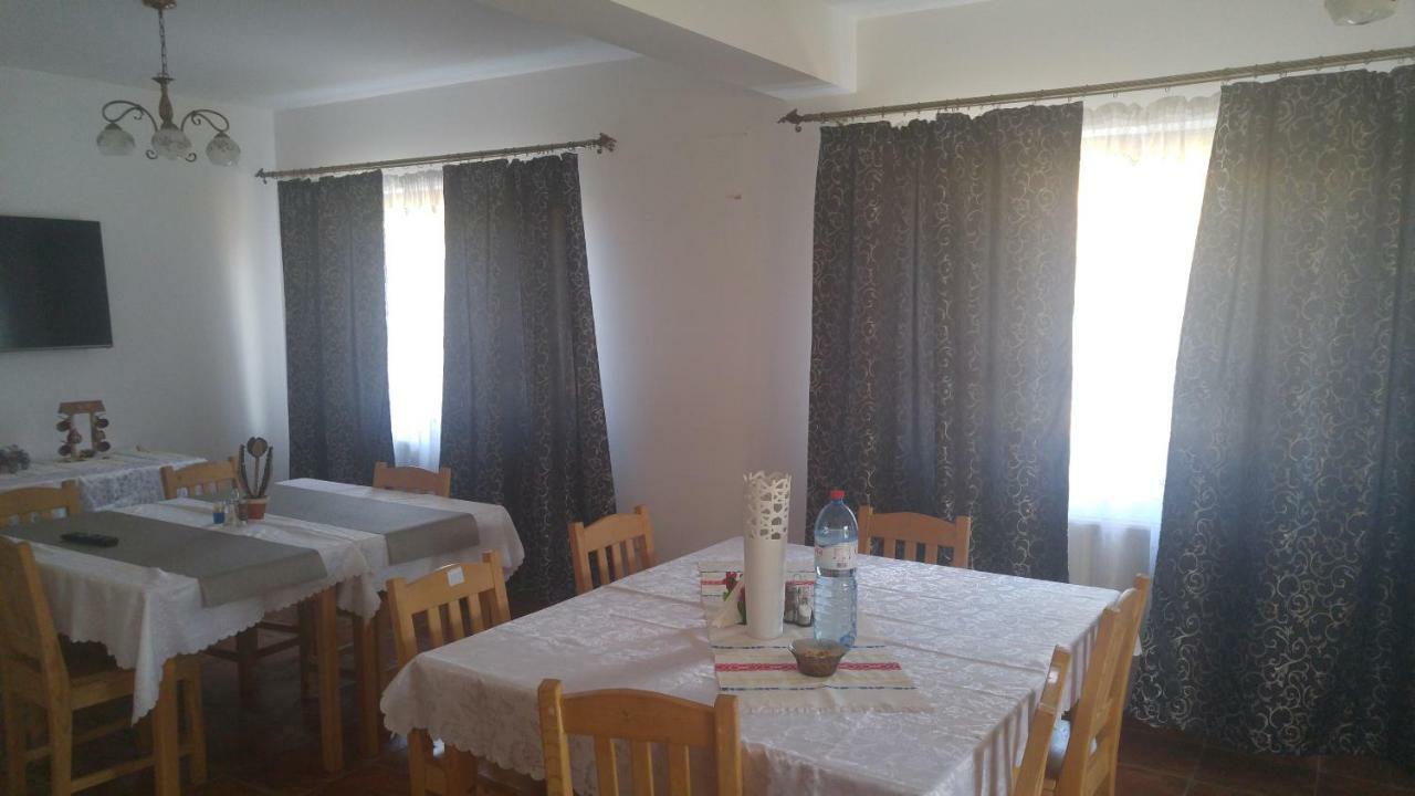Hotel Pensiunea Casa Vanatorului Oteleni Zewnętrze zdjęcie